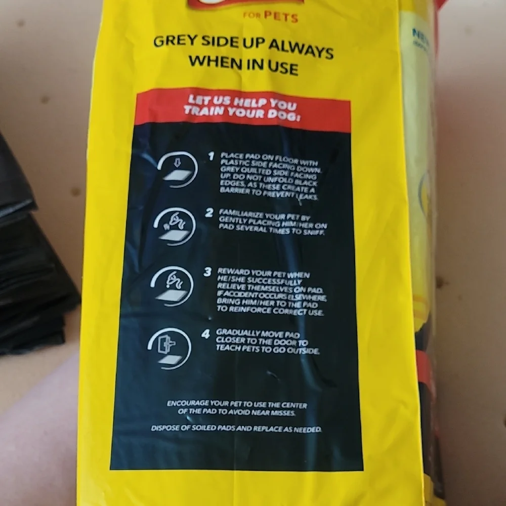 62 Pet Activated Carbon Training Pads/Pee Pads - Black - SIZE: 23X23 IN